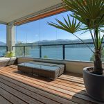 Moderne Terrassenwohnung mit Seesicht