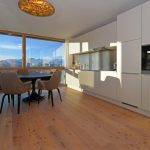 Modernes Penthouse mit überwältigender Aussicht