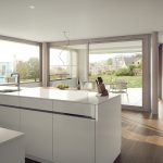 Erstvermietung – hochwertige Gartenwohnung mit Seesicht