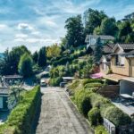 Sonnige Lage mit Panoramablick – kernsaniertes Eckhaus über dem See
