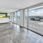 Grosse Attikawohnung mit Seesicht und riesiger Terrasse
