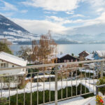 Grosses Eckhaus mit idyllischer See- und Bergsicht
