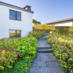 Einfamilienhaus mit Pool – Privatsphäre. Weitsicht. Lebensqualität.