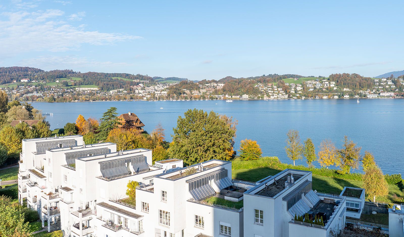 Komplett sanierte 3½-Zimmer-Wohnung direkt am See – Erstbezug