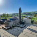 Attikawohnung mit Seesicht, riesiger Terrasse und günstiger Hypothek