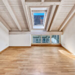 Geräumige Dachgeschosswohnung mit Bergblick im Herzen von Alpnach
