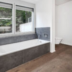 Neubau-Mietwohnung im 1. OG mit Traum­aussicht