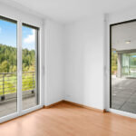 Urbaner Komfort, ländliche Ruhe: Terrassenwohnung nahe Zürich-Stadt