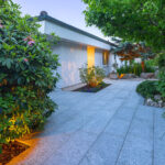 Design-Oase mit Pool, Palmen und traumhaftem Rigi-Panoramablick