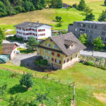 Zentrales Grundstück mit Altbau zwischen Luzern und Zug