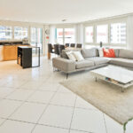 Lichtdurchflutete Stadtwohnung – Cityflair zwischen Neustadt und See